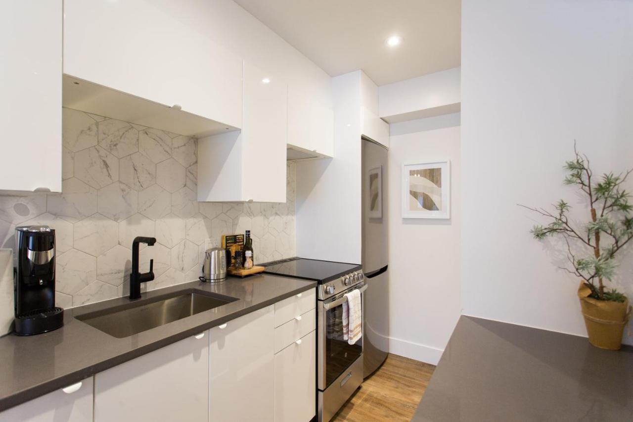 Romantic Studio In The Heart Of Little Italy By Den Stays مونتريال المظهر الخارجي الصورة