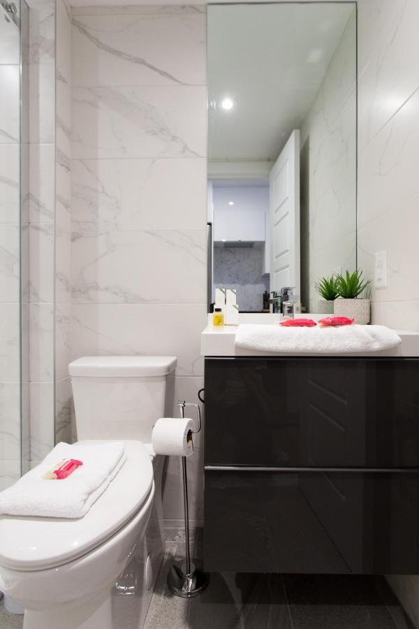 Romantic Studio In The Heart Of Little Italy By Den Stays مونتريال المظهر الخارجي الصورة