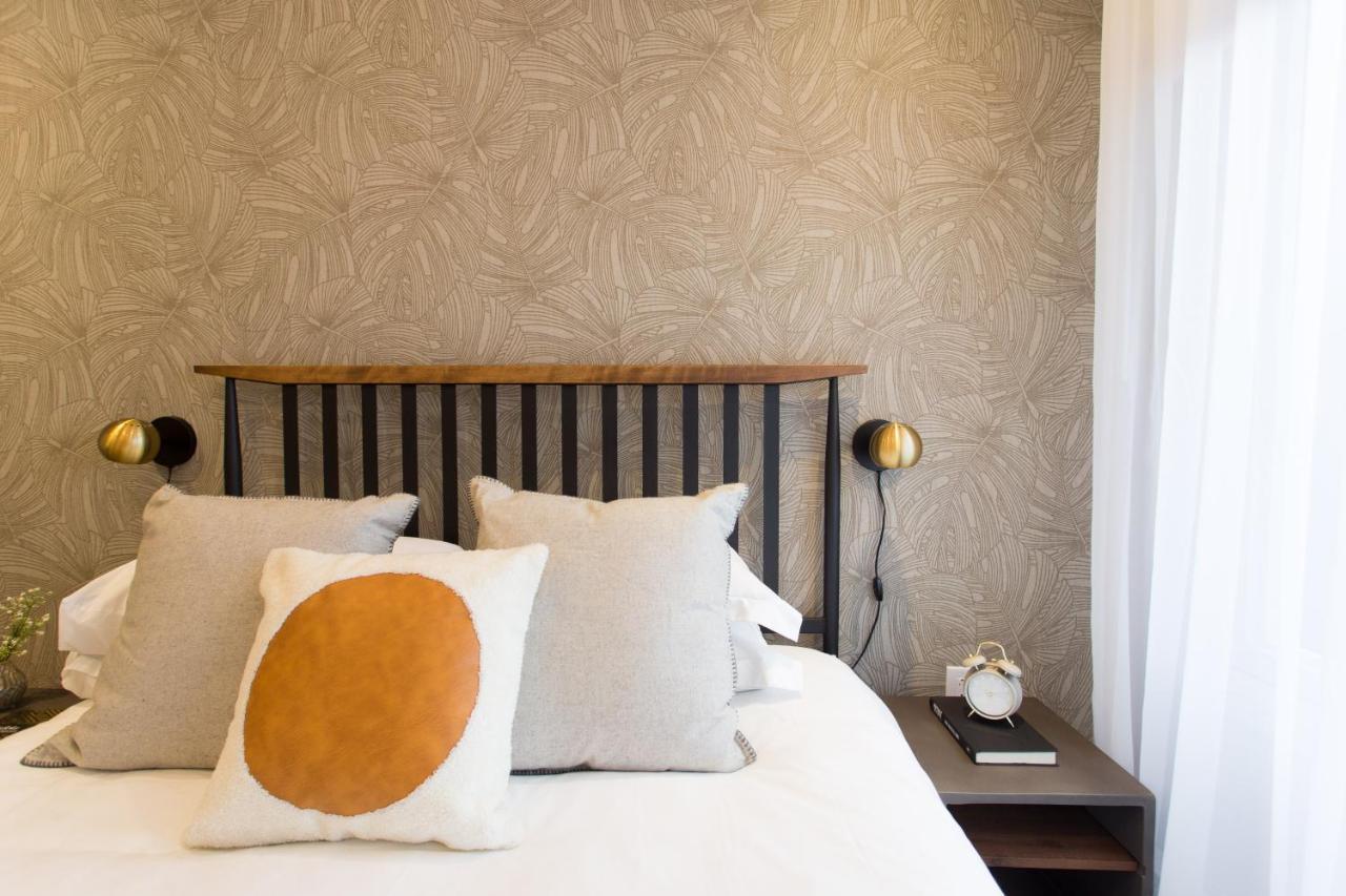 Romantic Studio In The Heart Of Little Italy By Den Stays مونتريال المظهر الخارجي الصورة