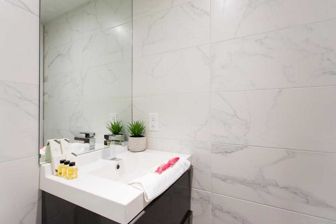 Romantic Studio In The Heart Of Little Italy By Den Stays مونتريال المظهر الخارجي الصورة
