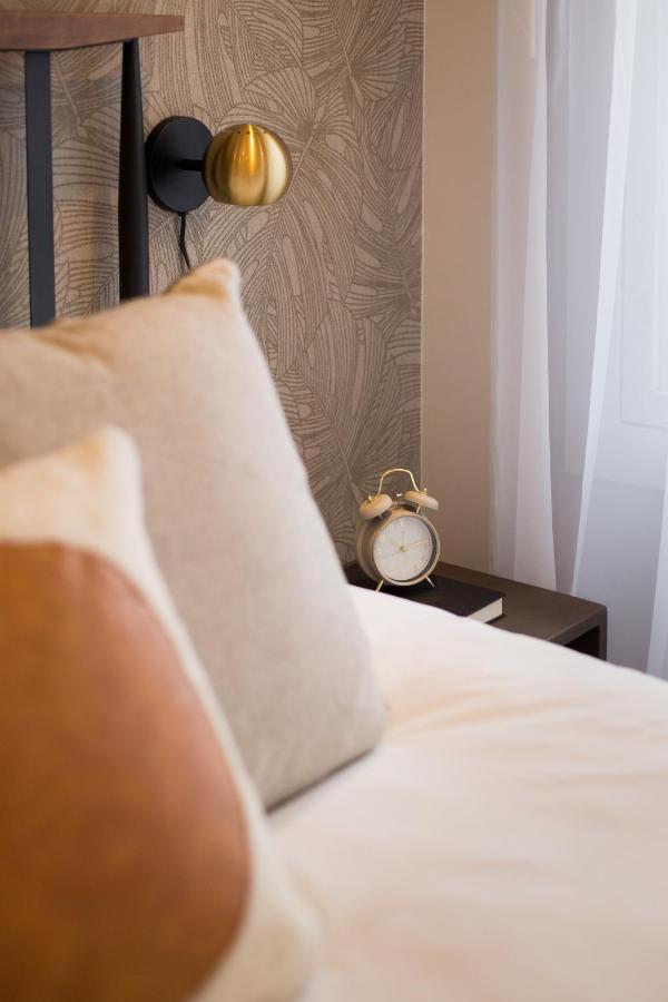 Romantic Studio In The Heart Of Little Italy By Den Stays مونتريال المظهر الخارجي الصورة