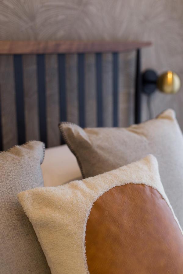 Romantic Studio In The Heart Of Little Italy By Den Stays مونتريال المظهر الخارجي الصورة